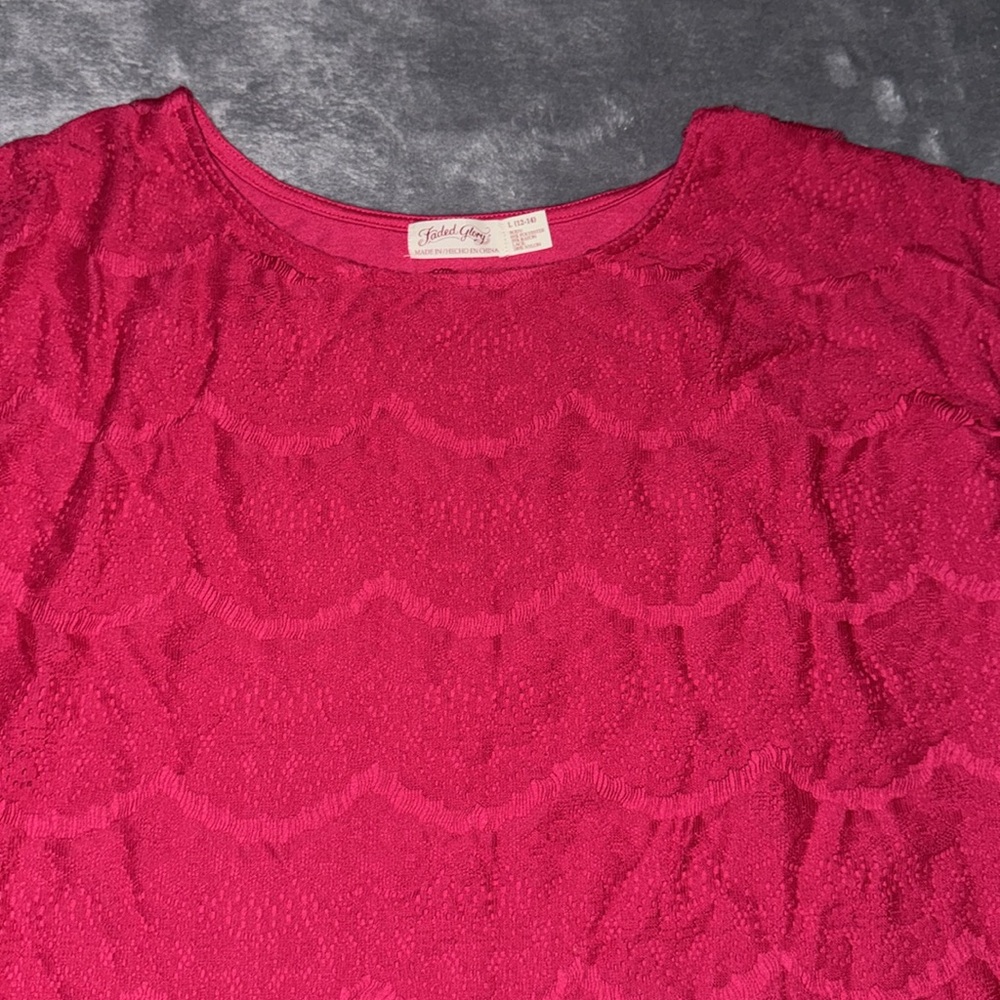 Hot pink lace cap sleeve shirt Large